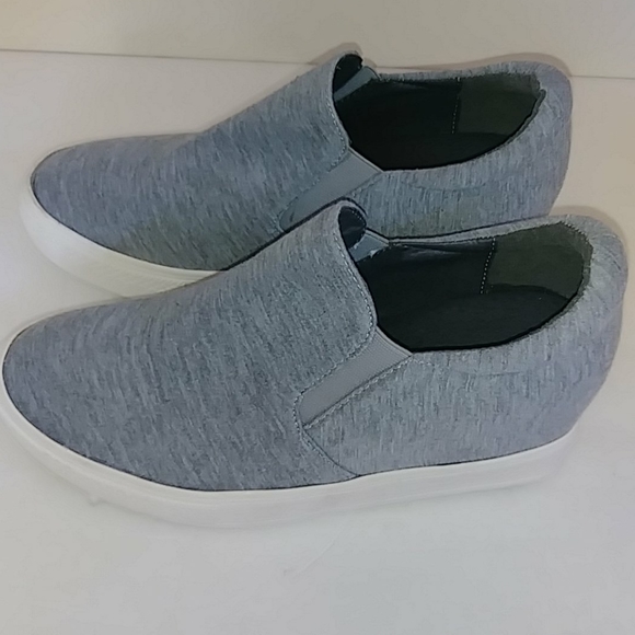 Women's Sneakers w Hidden Wedge - Picture 7 of 10